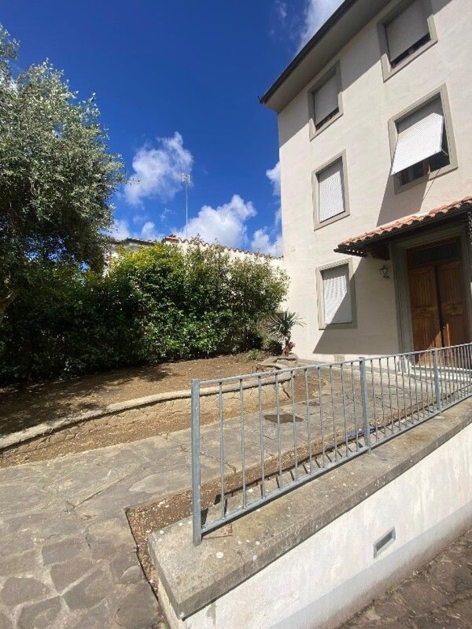 Casa indipendente con giardino a Empoli