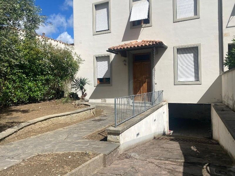 Casa indipendente con giardino a Empoli