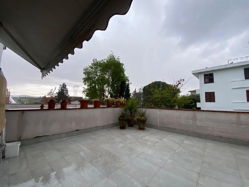 Bilocale con terrazzo a Empoli
