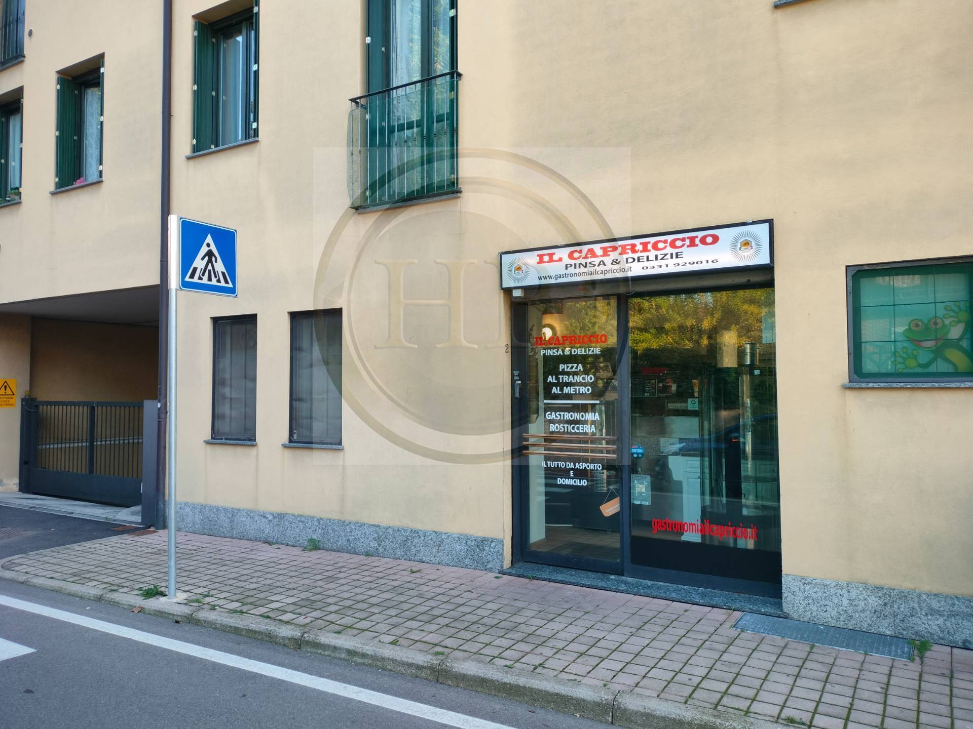 Locale commerciale in vendita a Cairate