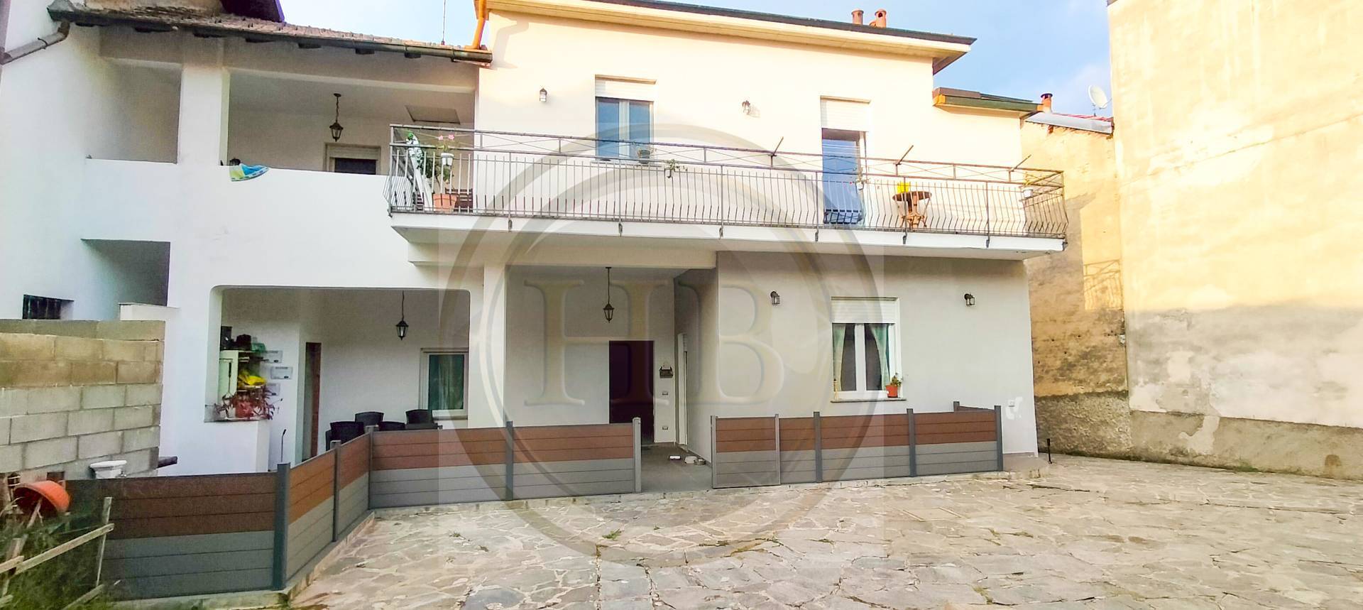 Casa indipendente con terrazzo, Cavaria con Premezzo cavaria