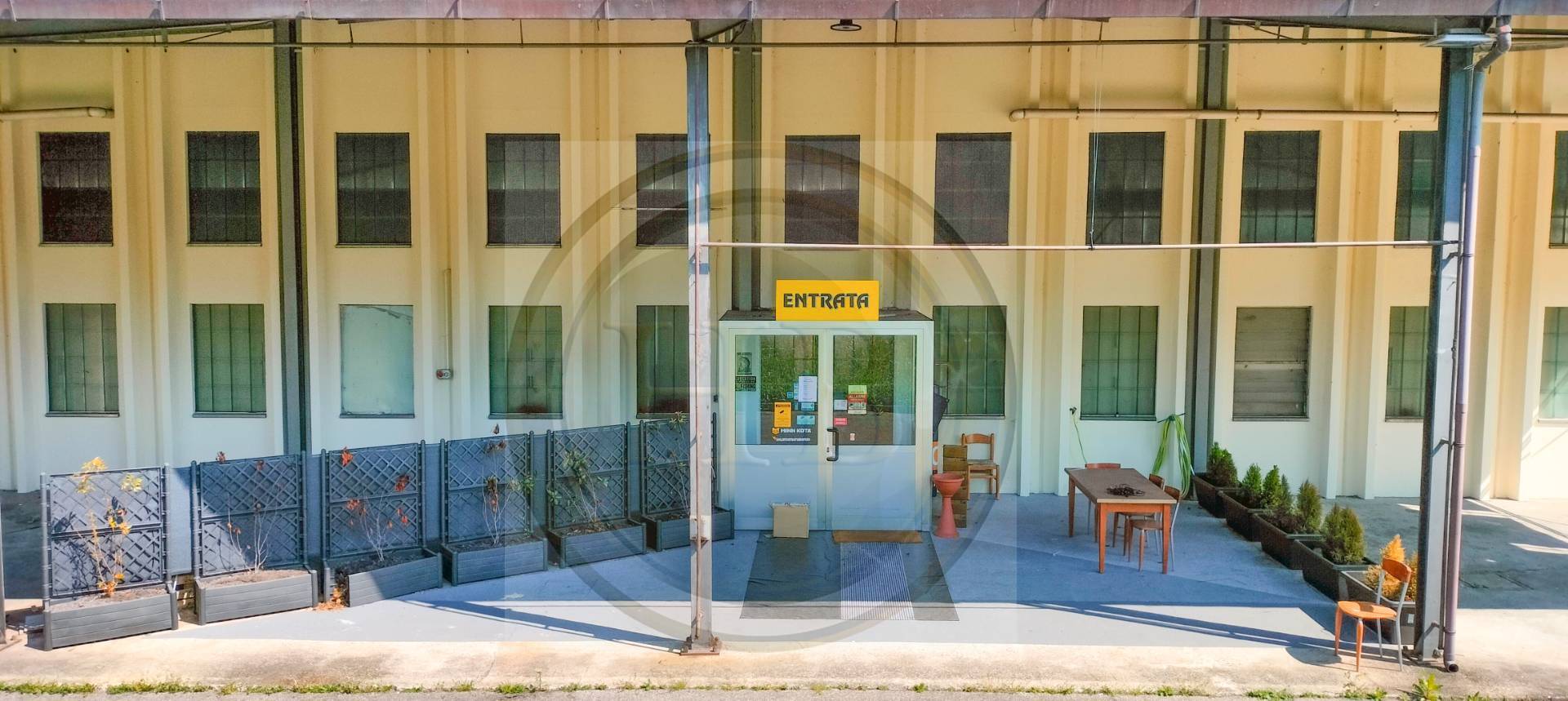 Locale commerciale in affitto a Jerago con Orago