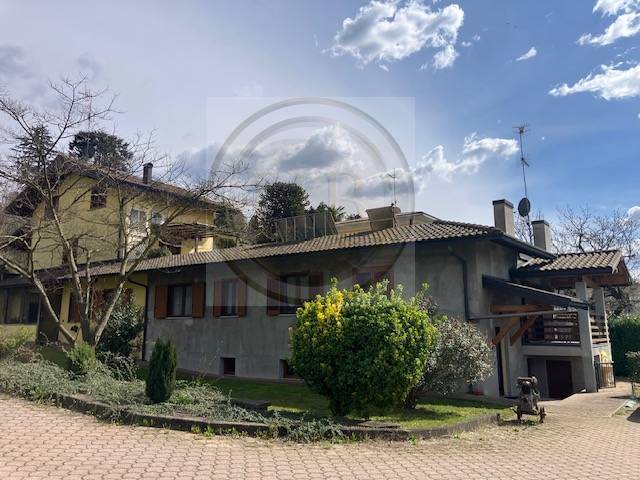 Villa in vendita a Oggiona con Santo Stefano, Santo Stefano