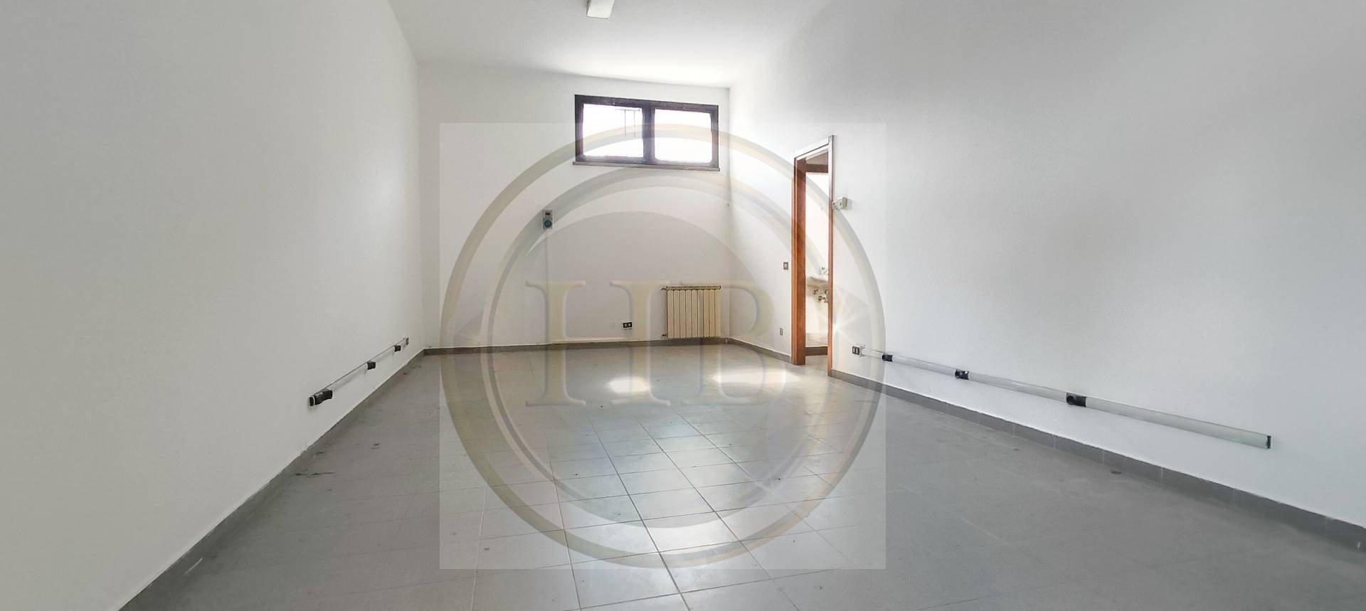 Locale commerciale in vendita a Albizzate