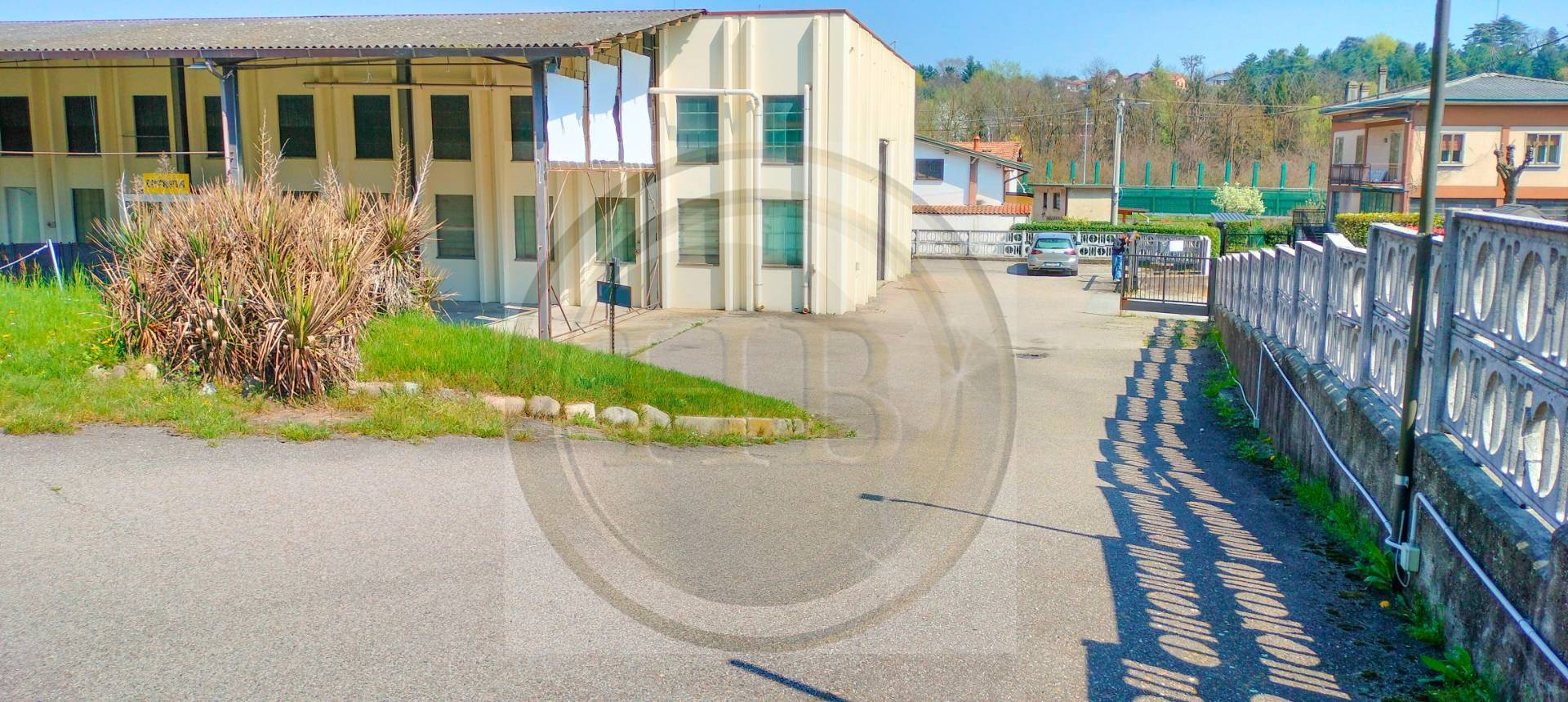 Locale commerciale in affitto a Jerago con Orago