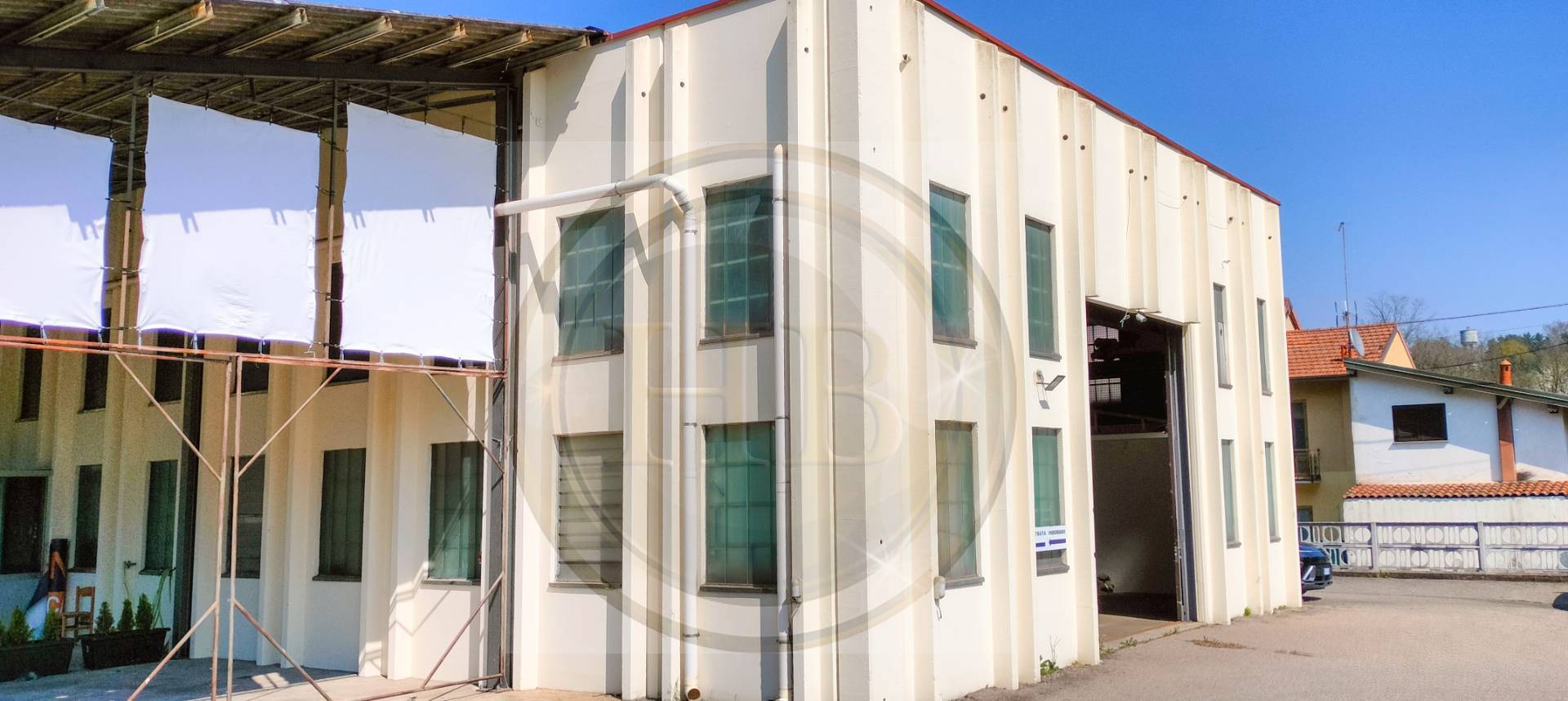 Locale commerciale in affitto a Jerago con Orago