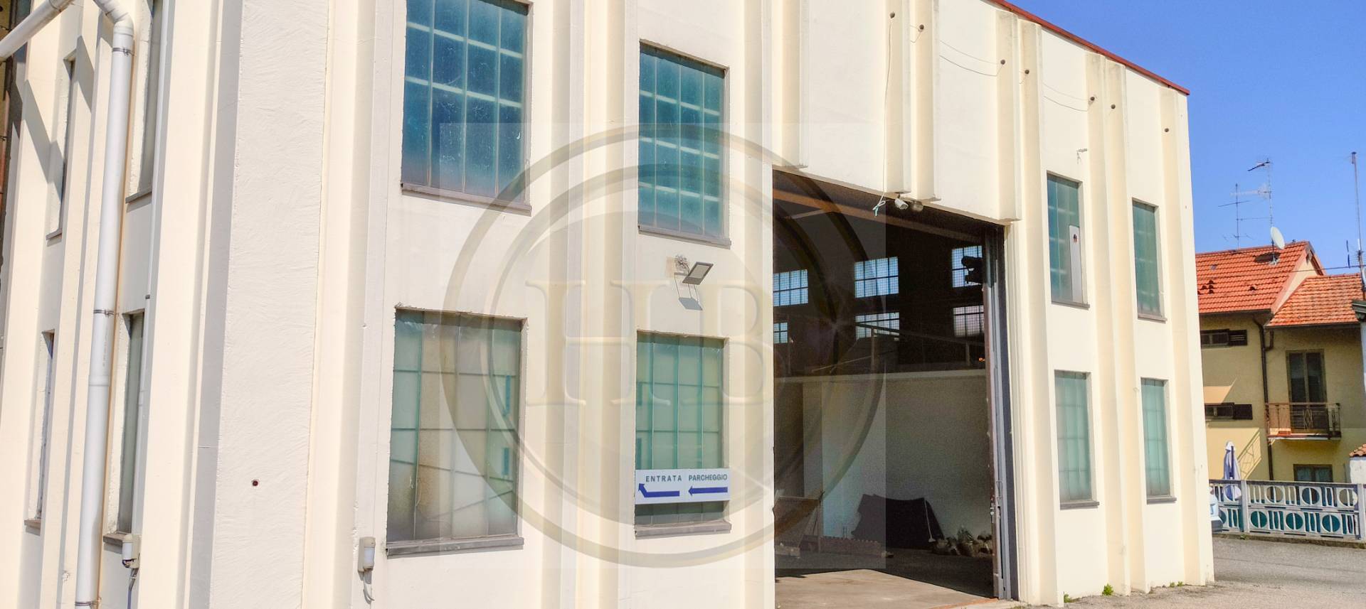 Locale commerciale in affitto a Jerago con Orago