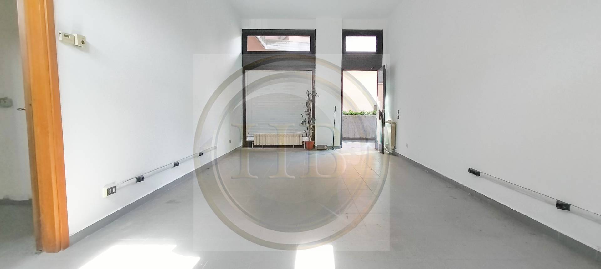 Locale commerciale in vendita a Albizzate