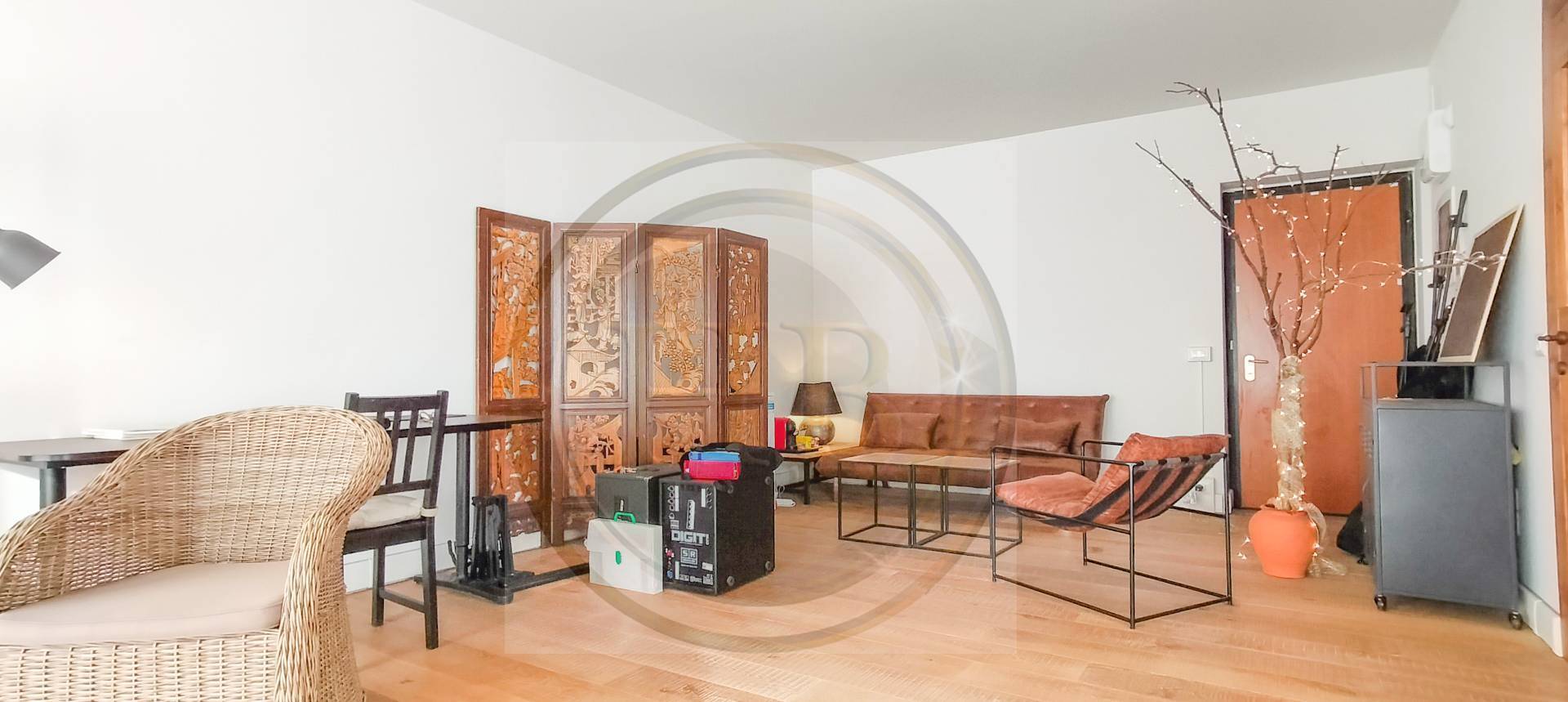 Locale commerciale in vendita a Cavaria con Premezzo, Cavaria