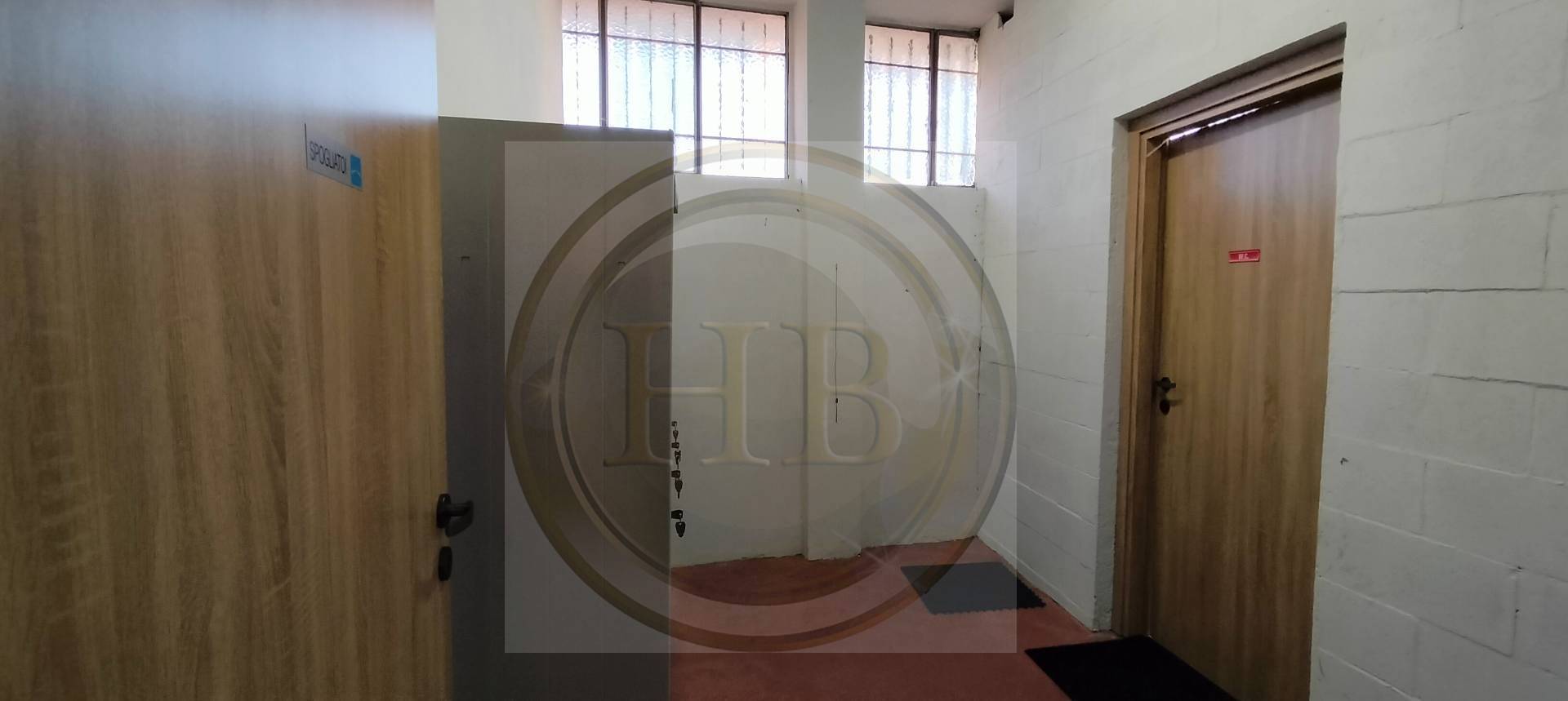 Capannone in vendita a Cavaria con Premezzo