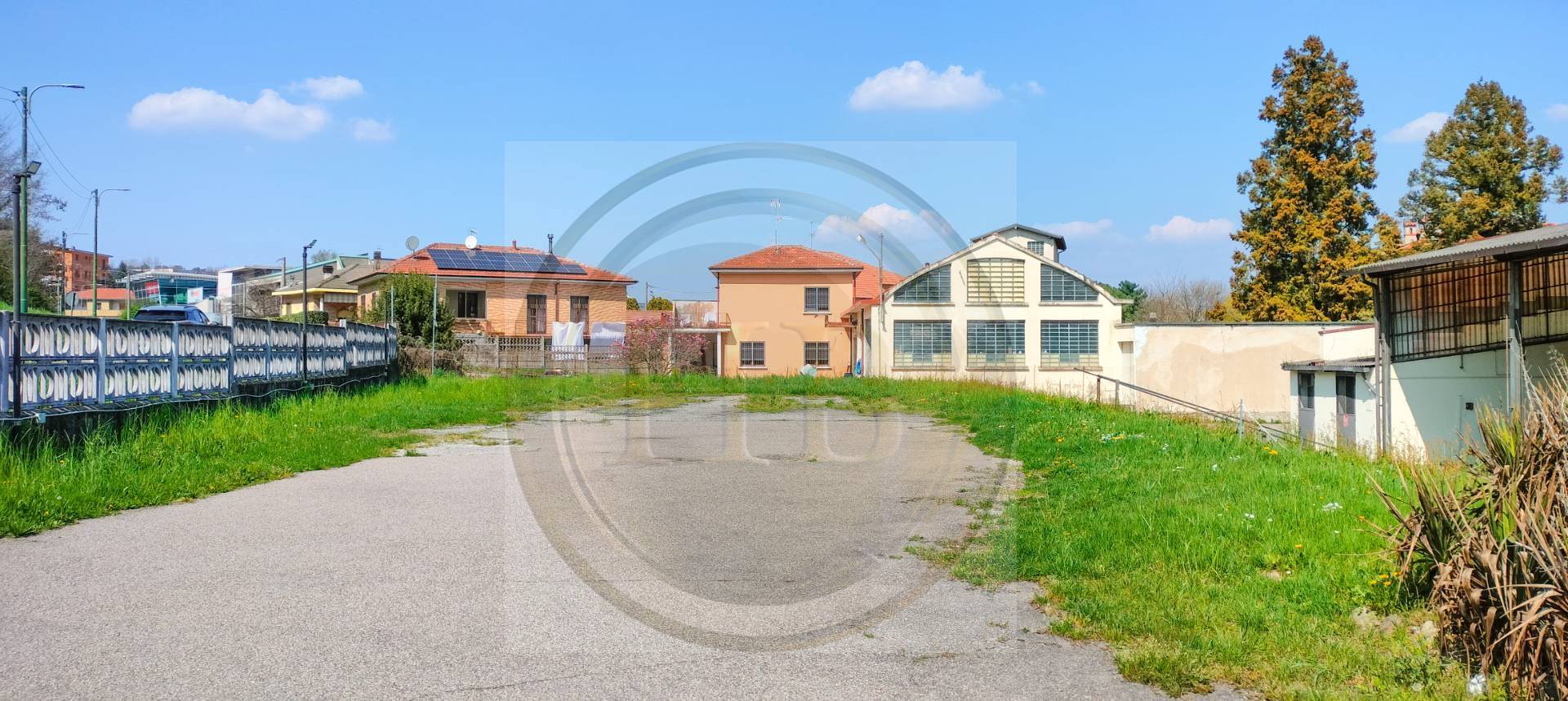 Locale commerciale in affitto a Jerago con Orago