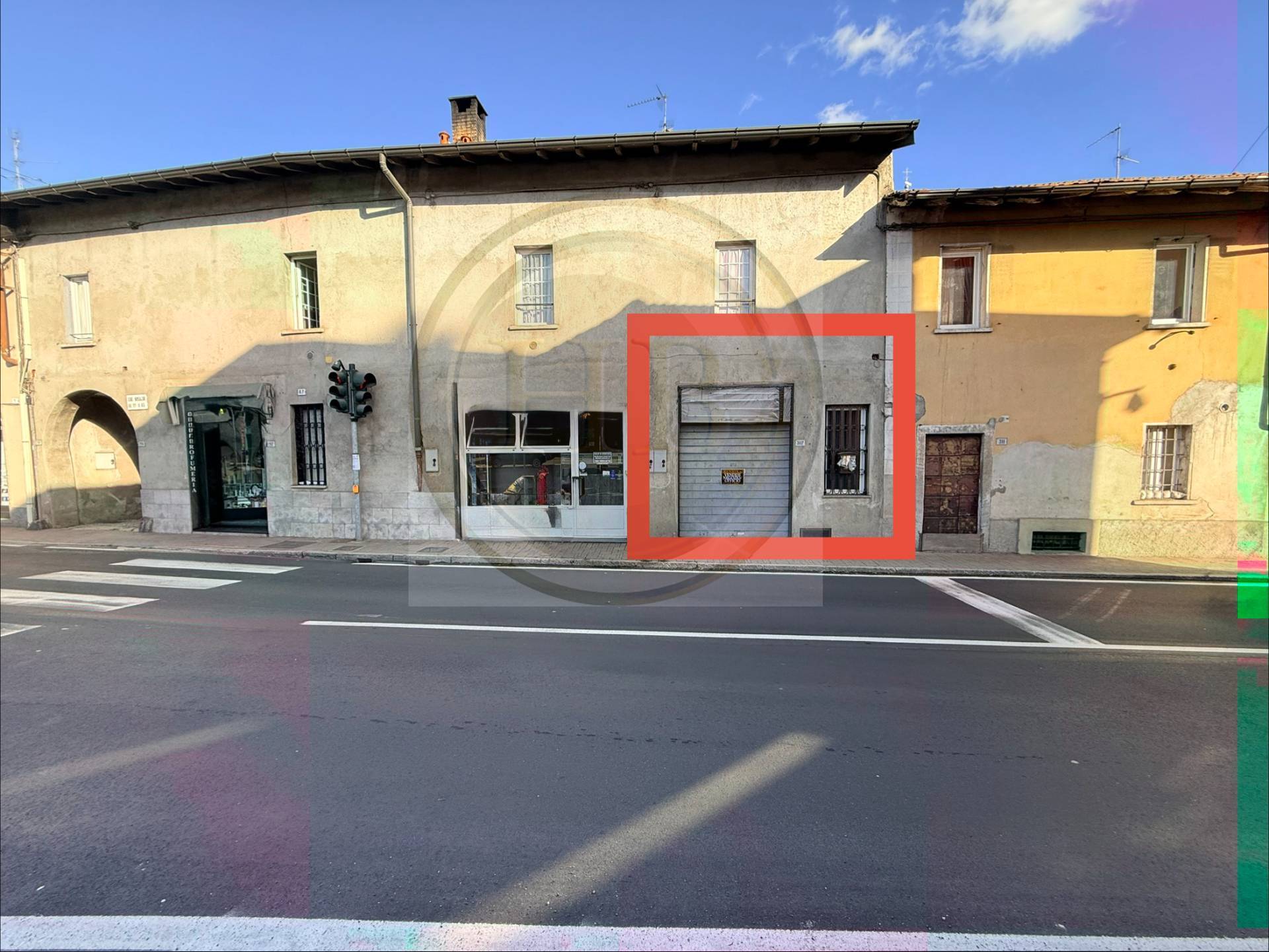 Locale commerciale in vendita a Cavaria con Premezzo, Cavaria