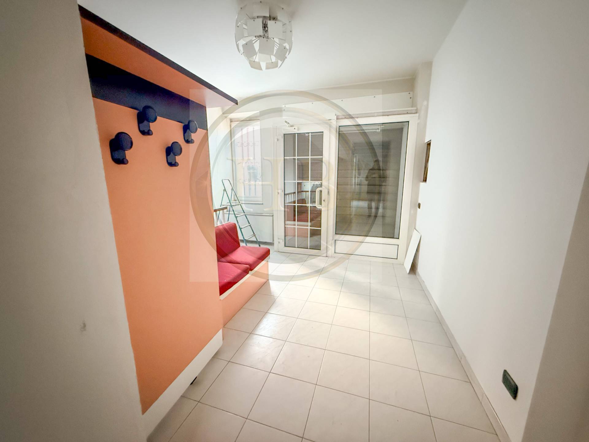 Locale commerciale in vendita a Cavaria con Premezzo, Cavaria