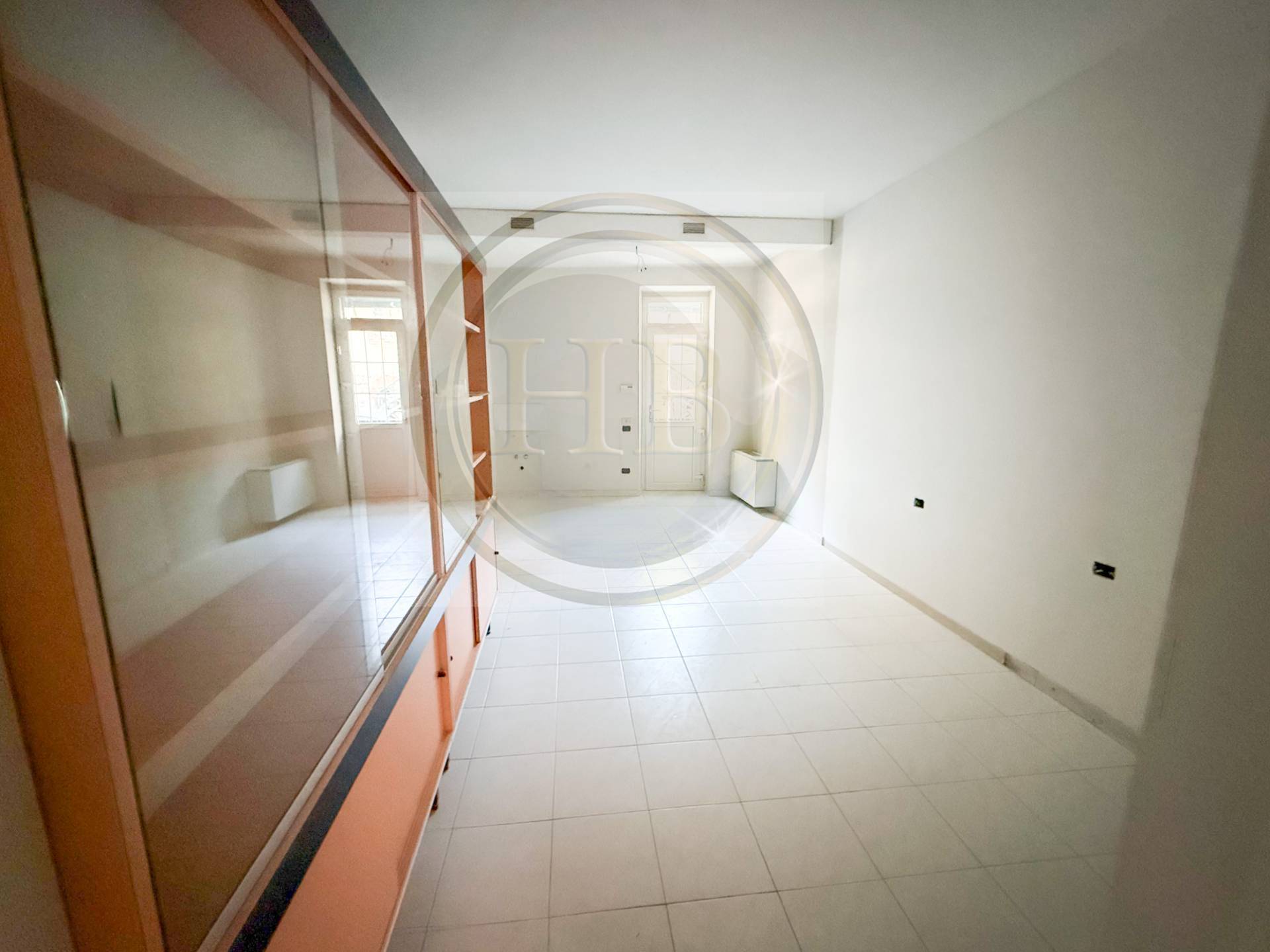 Locale commerciale in vendita a Cavaria con Premezzo, Cavaria