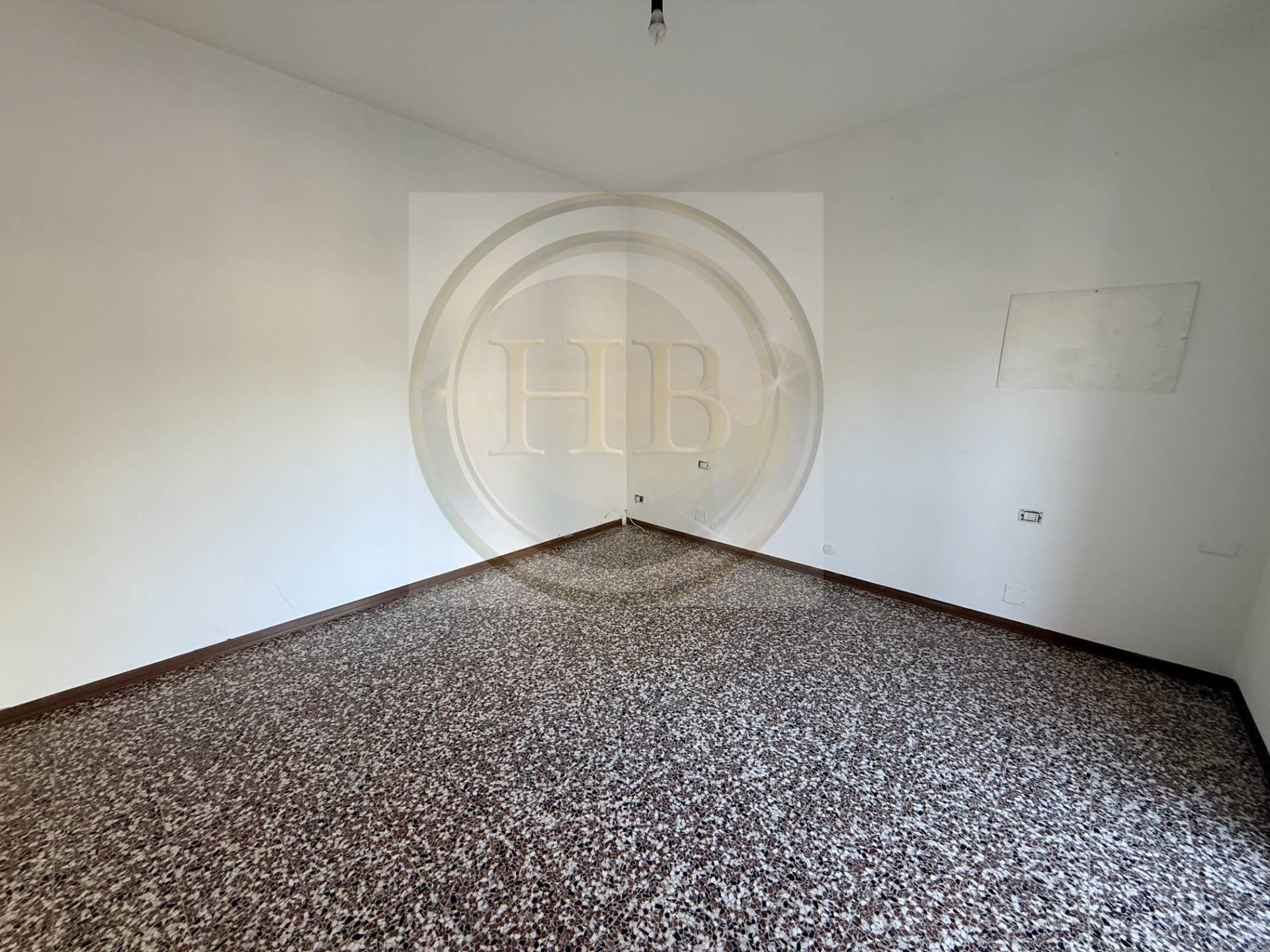 Appartamento in affitto a Jerago con Orago, Orago