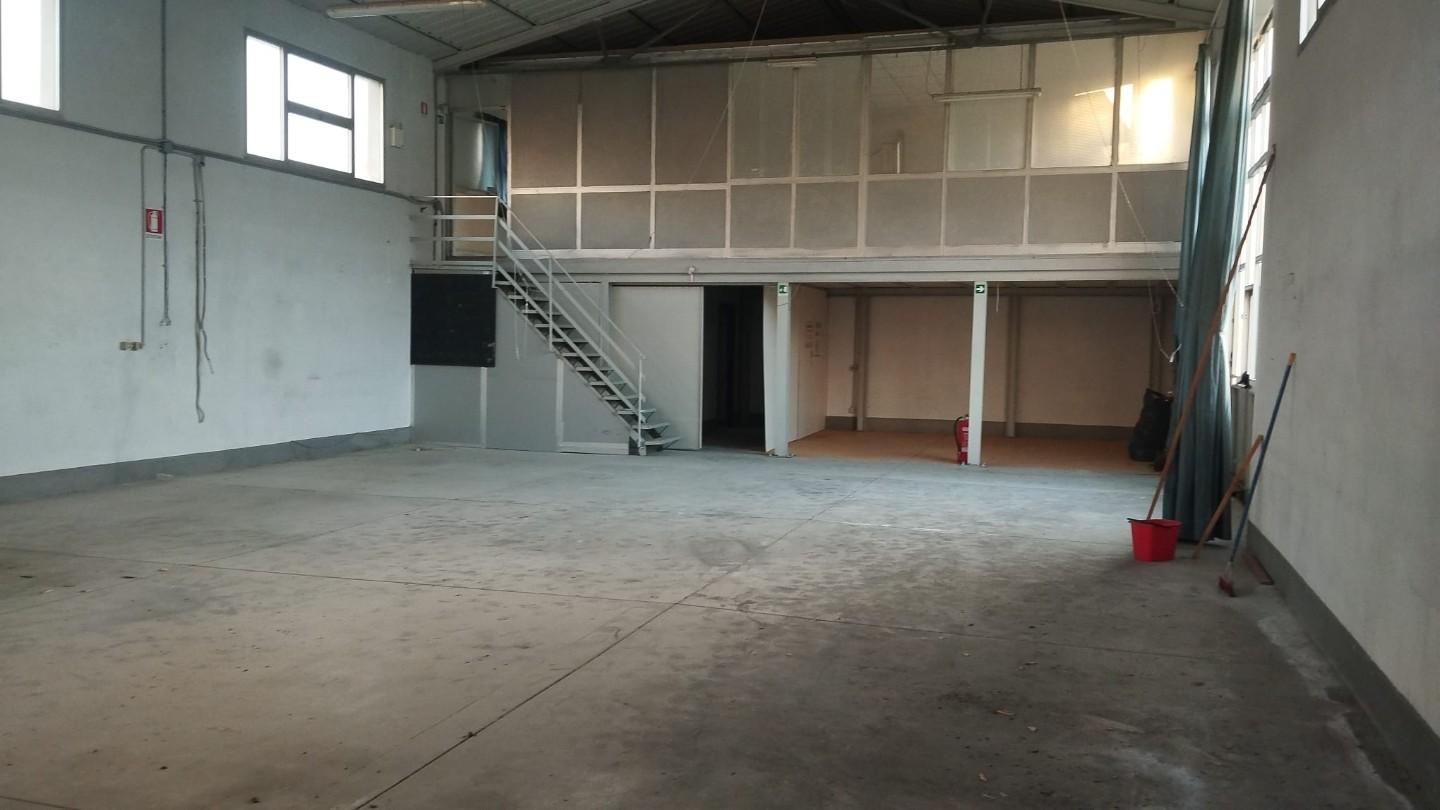 Capannone in affitto a Vicopisano