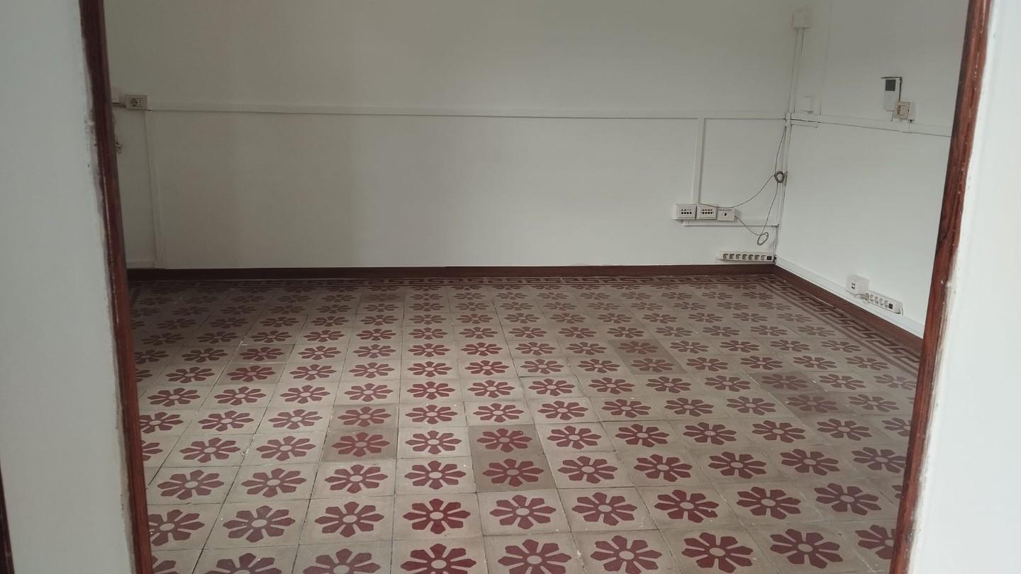 Locale commerciale in affitto, Cascina navacchio