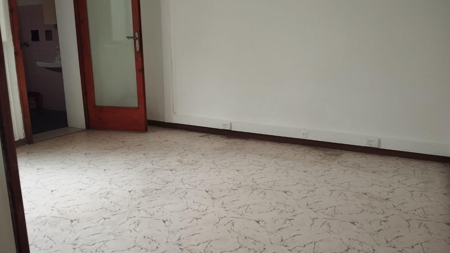 Locale commerciale in affitto, Cascina navacchio