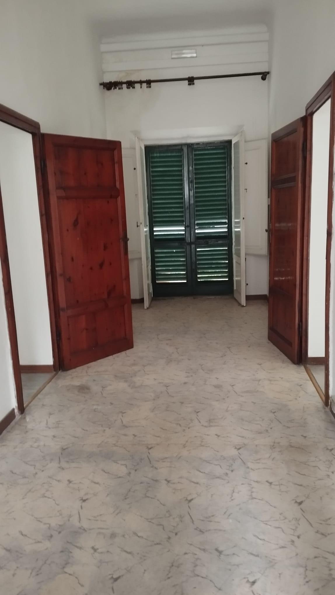 Locale commerciale in affitto, Cascina navacchio