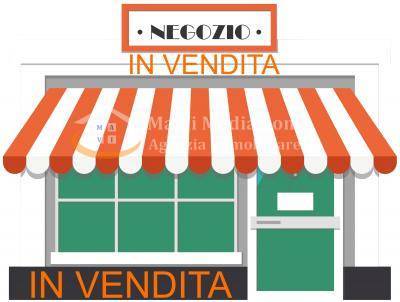 Locale commerciale in vendita a Arco