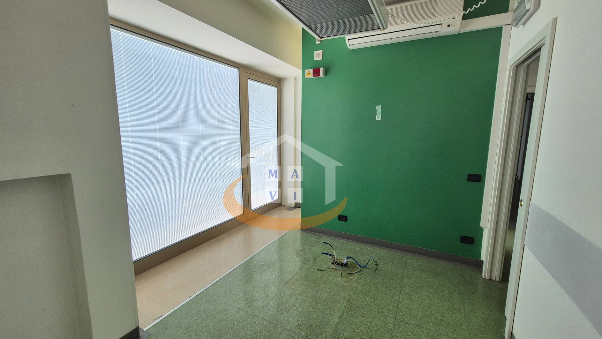 Locale commerciale in affitto a Arco