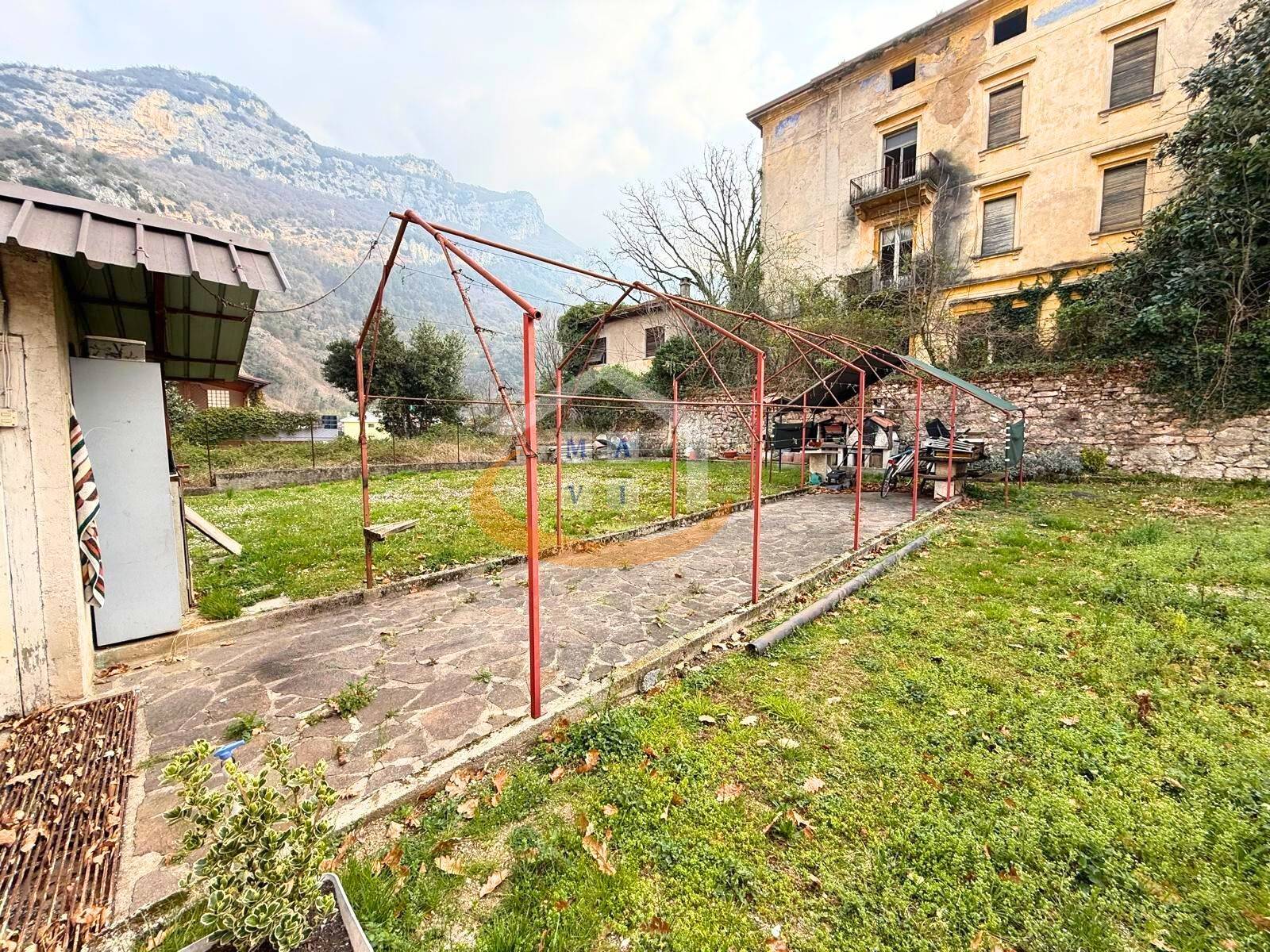 Quadrilocale in vendita a Nago-Torbole, Nago