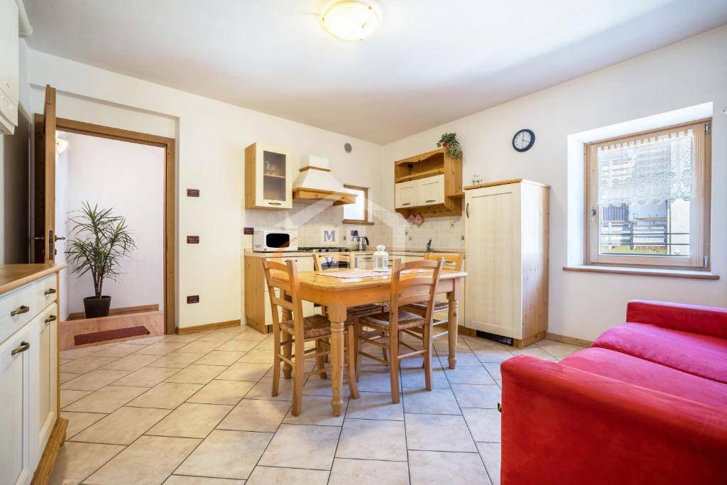 Porzione di casa in vendita a Ronzo-Chienis