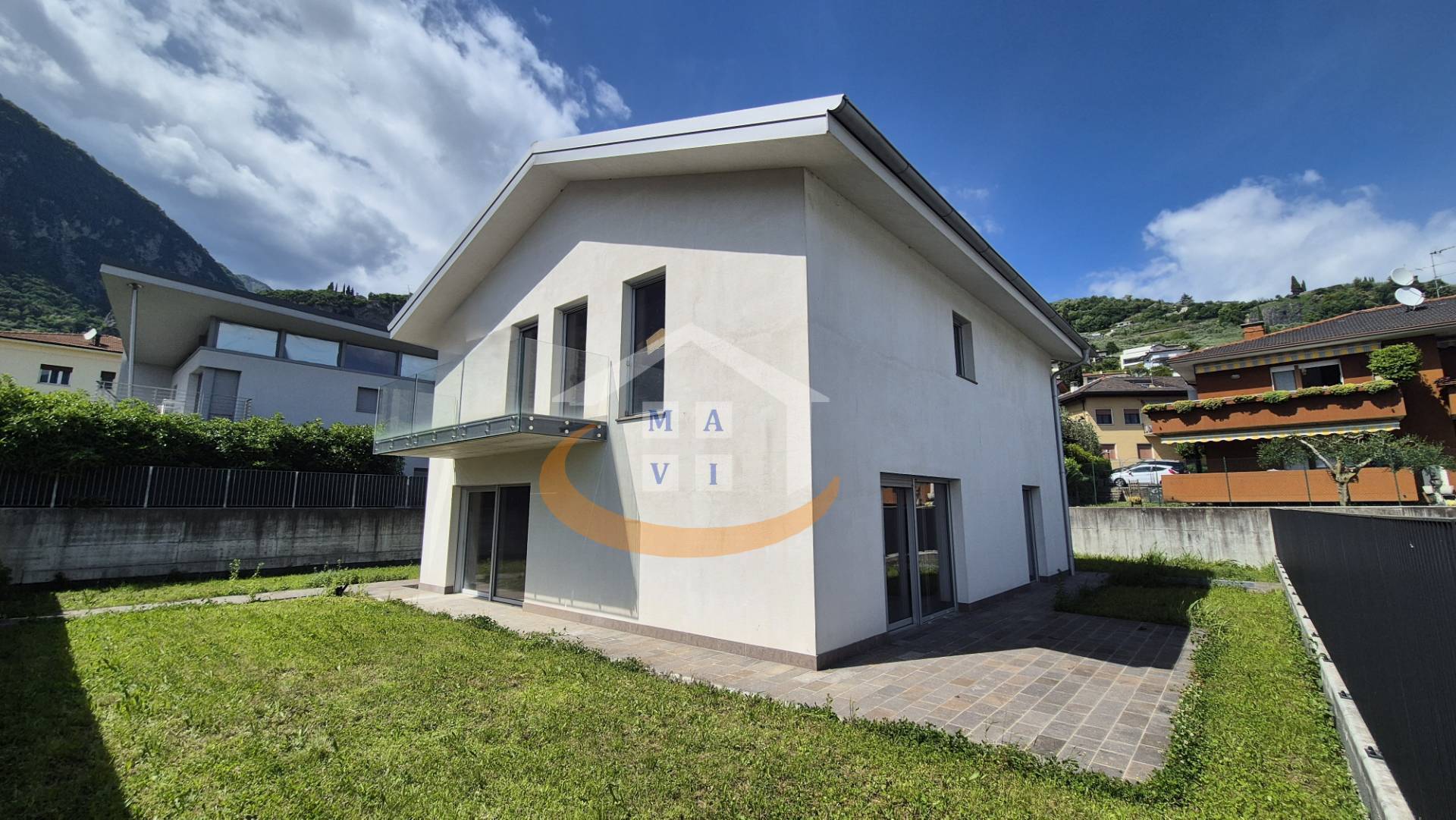 Villa in vendita a Riva del Garda, Riva
