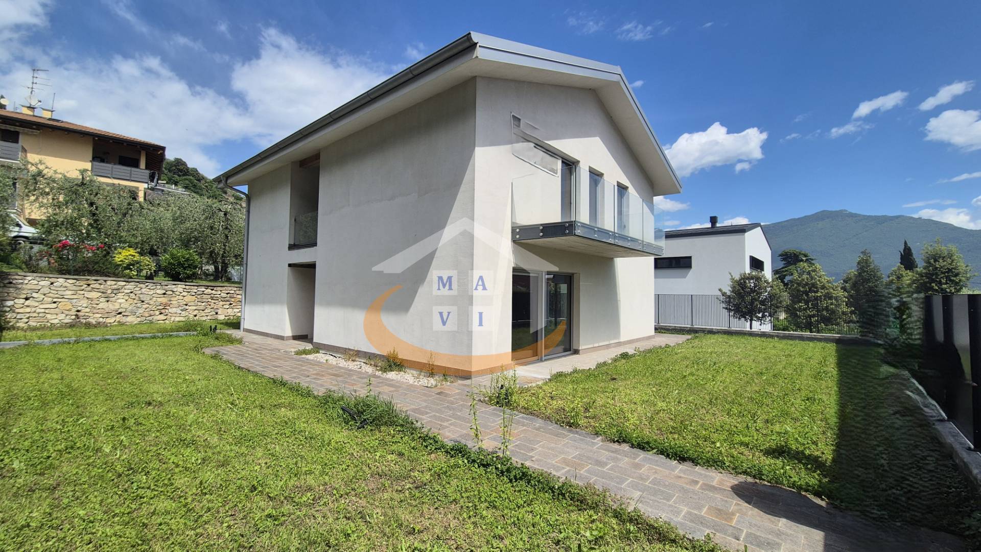 Villa in vendita a Riva del Garda, Riva