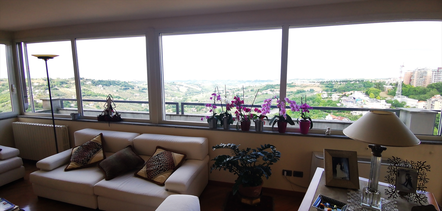 Appartamento con box in via silvino olivieri, Chieti