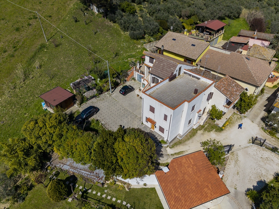 Quadrilocale con box in via anelli fieramosca, Chieti