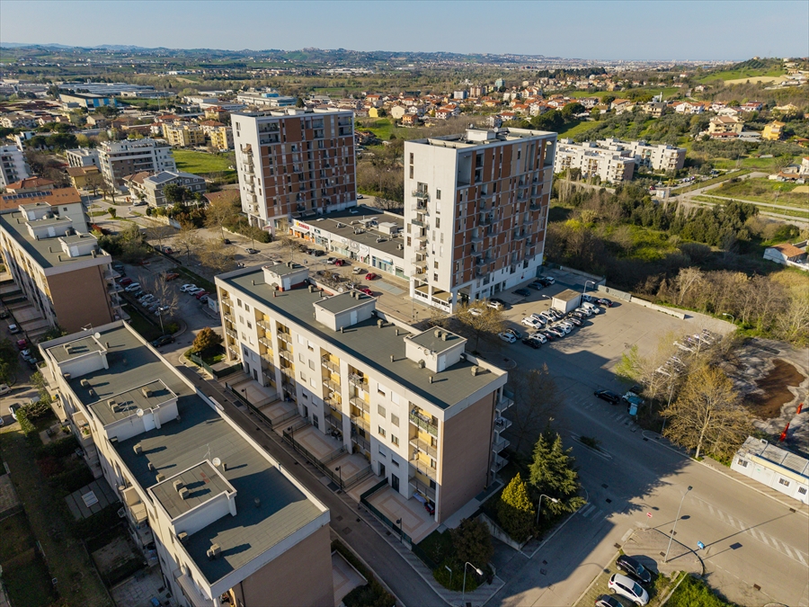 Quadrilocale con box in via beirut, Chieti