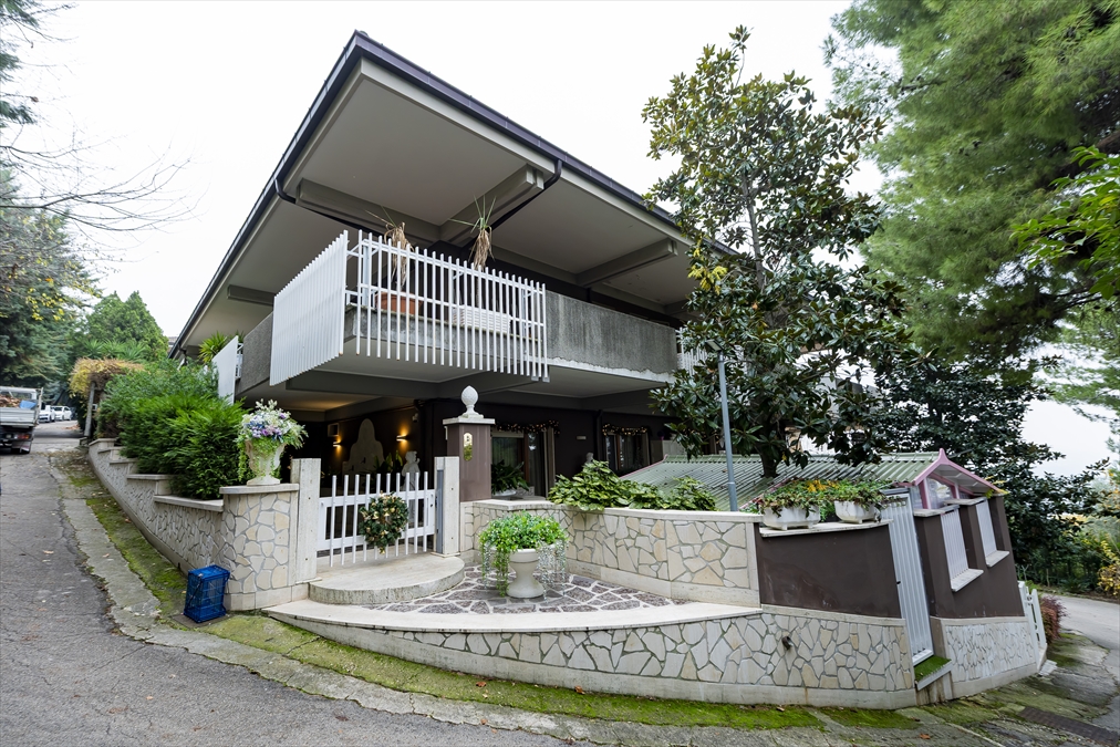 Appartamento con giardino in via mons. venturi, Chieti