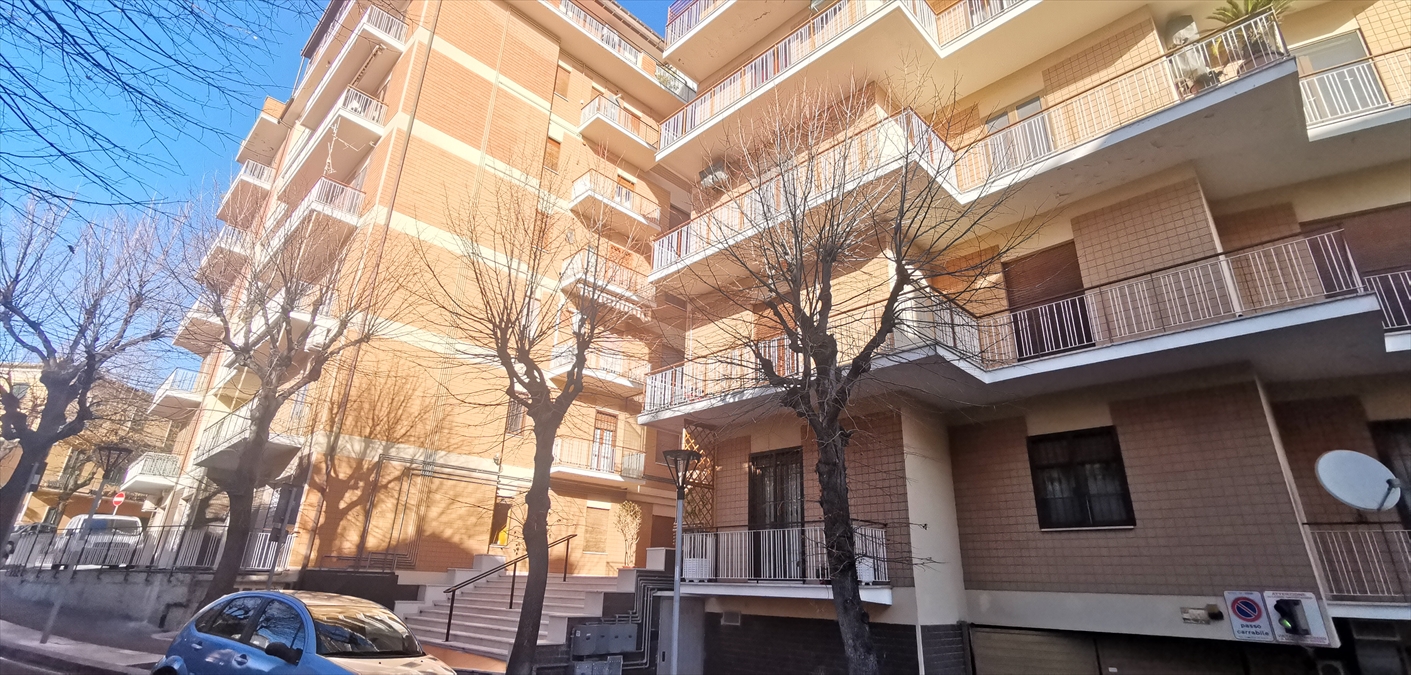 Quadrilocale in vendita in viale europa, Chieti