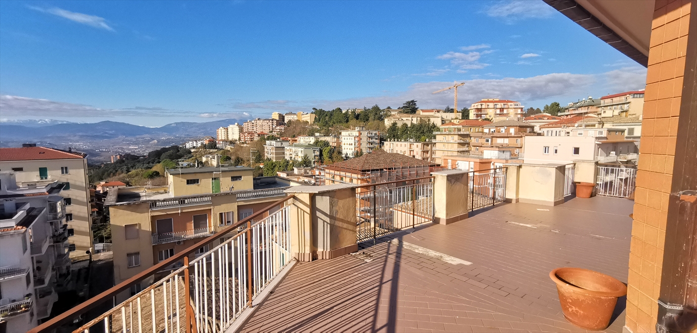 Quadrilocale in vendita in viale europa, Chieti