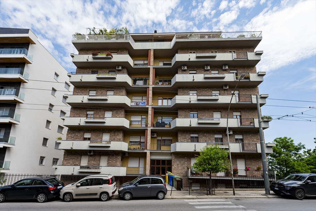 Trilocale in vendita in via salomone, Chieti