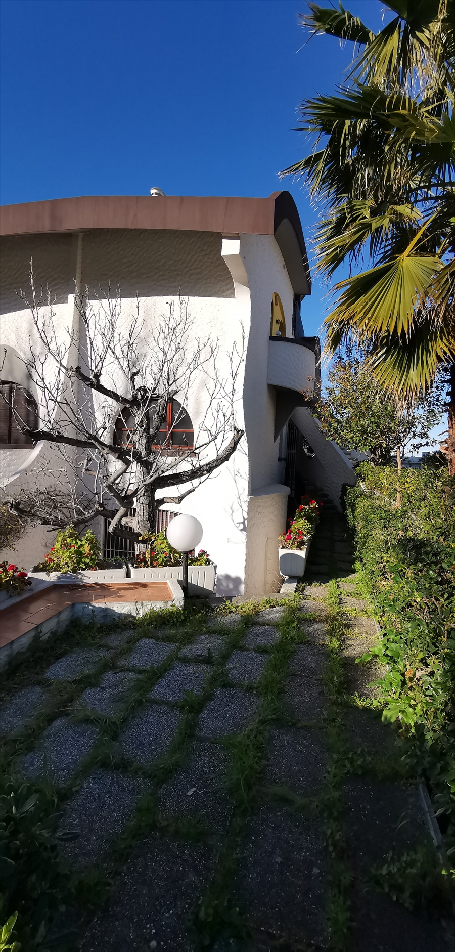 Villa con giardino in viale alcione, Francavilla al Mare