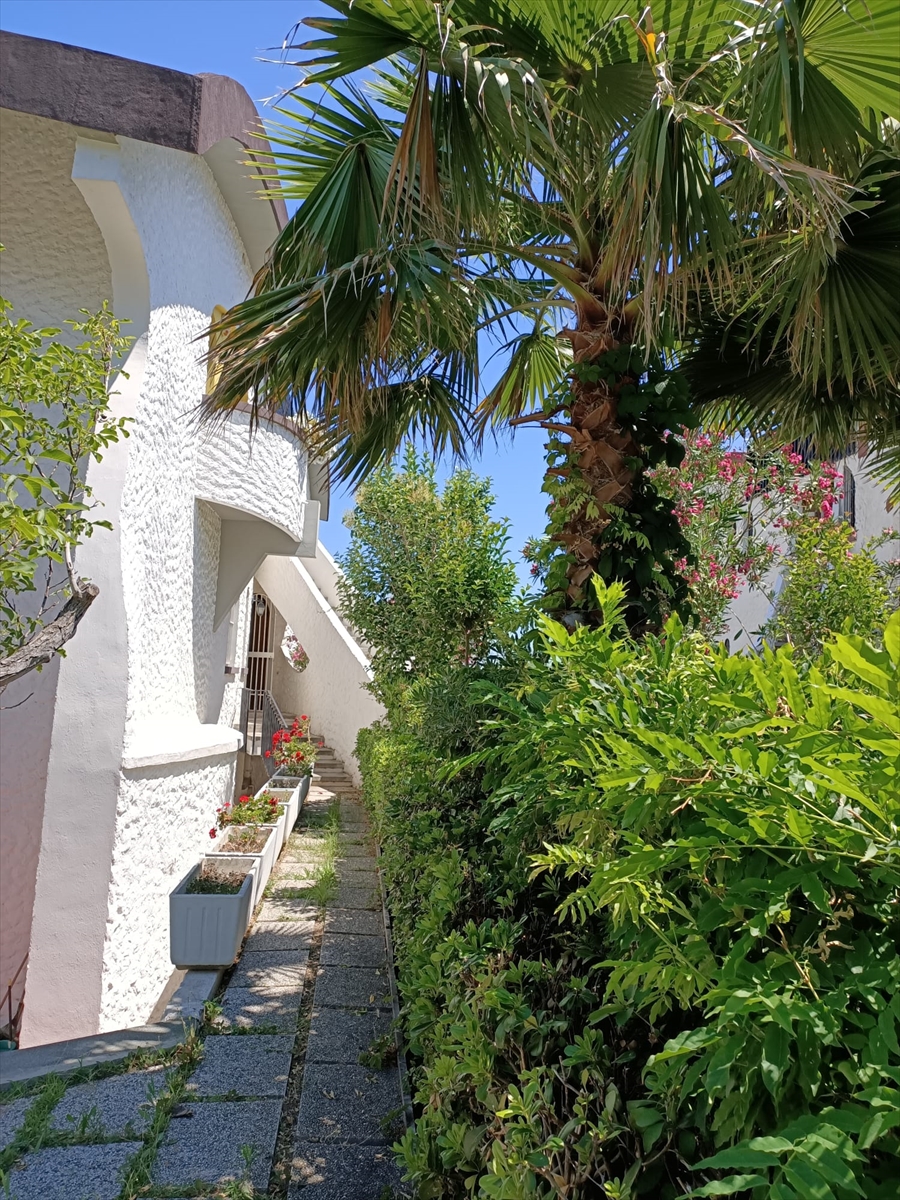 Villa con giardino in viale alcione, Francavilla al Mare