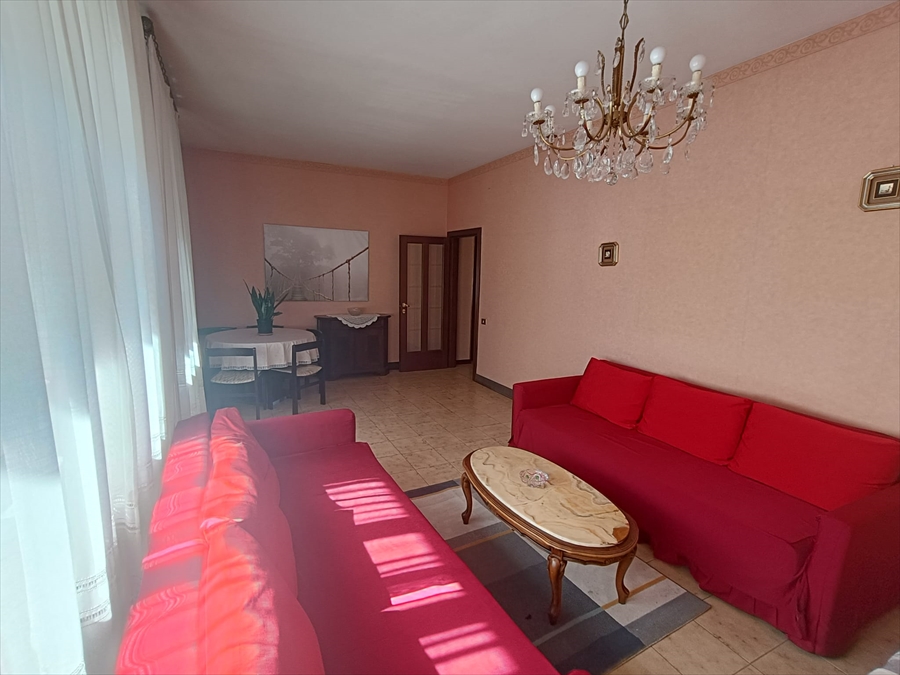 Trilocale in affitto in via federico salomone, Chieti