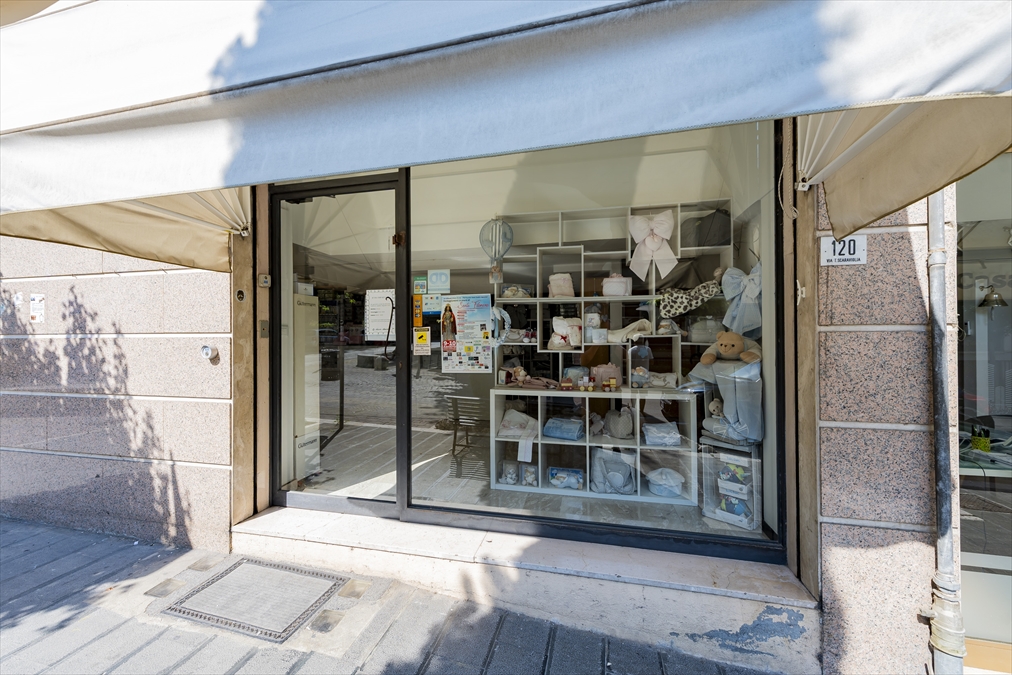 Locale commerciale in vendita in via scaraviglia, Chieti