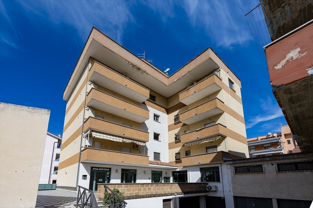 Trilocale con box in via ramiro ortiz, Chieti