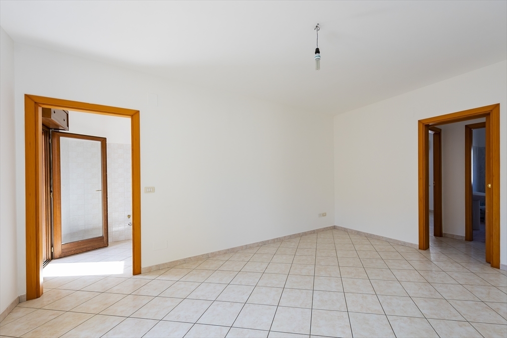 Trilocale con box in via ramiro ortiz, Chieti