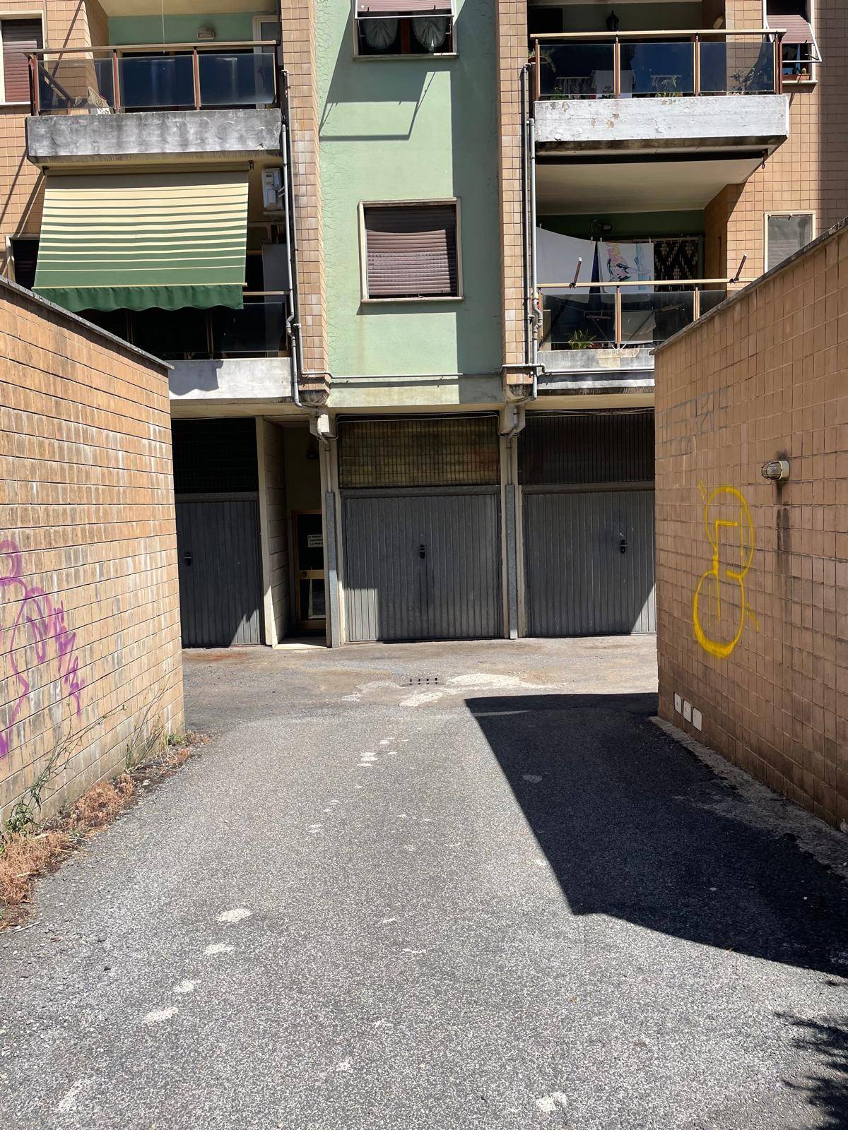 Box o garage in affitto a Colleferro, VIA DELLE BETULLE