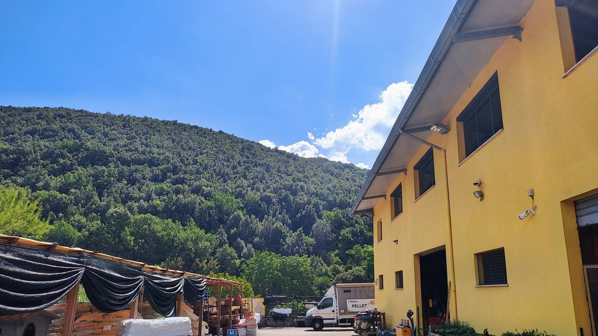 Capannone in vendita a Montelanico
