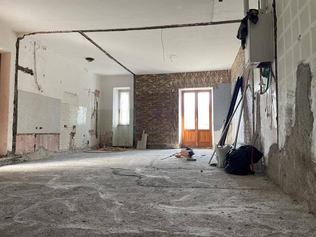 APPARTAMENTO 1 in vendita a Montelanico