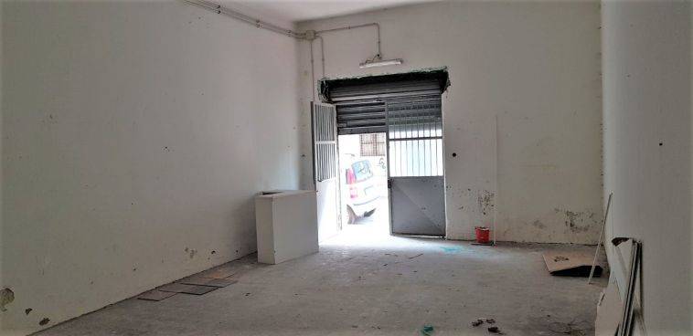 Locale commerciale in vendita a Colleferro, VIA E. FERRI