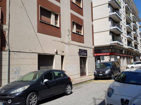 Locale commerciale in vendita a Colleferro, VIA E. FERRI