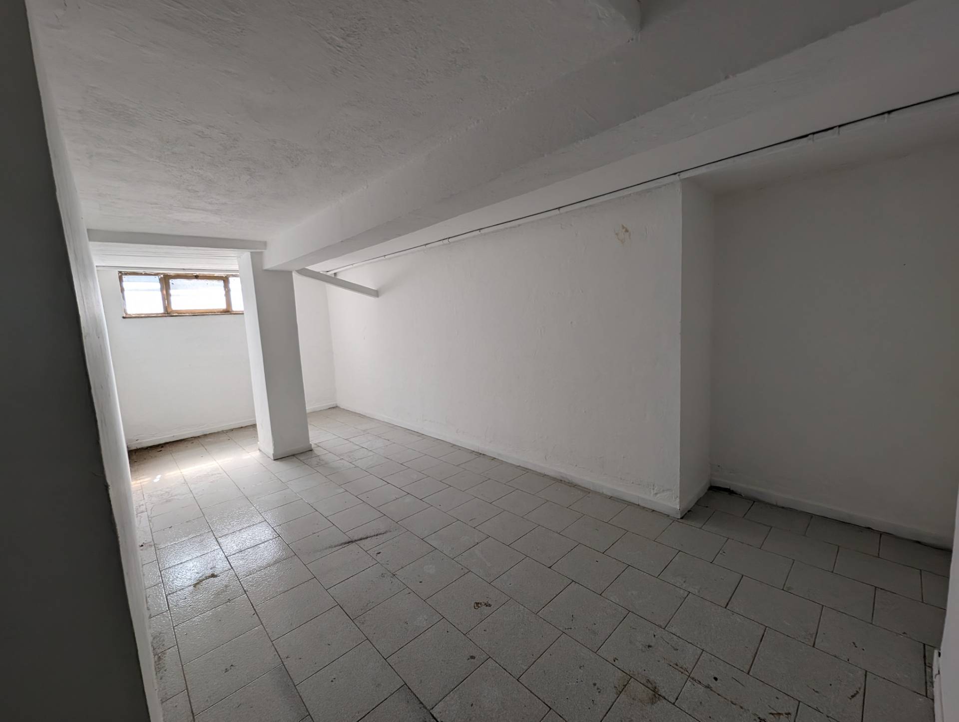 MAGAZZINO in vendita a Colleferro, VIA FONTANA BRACCHI