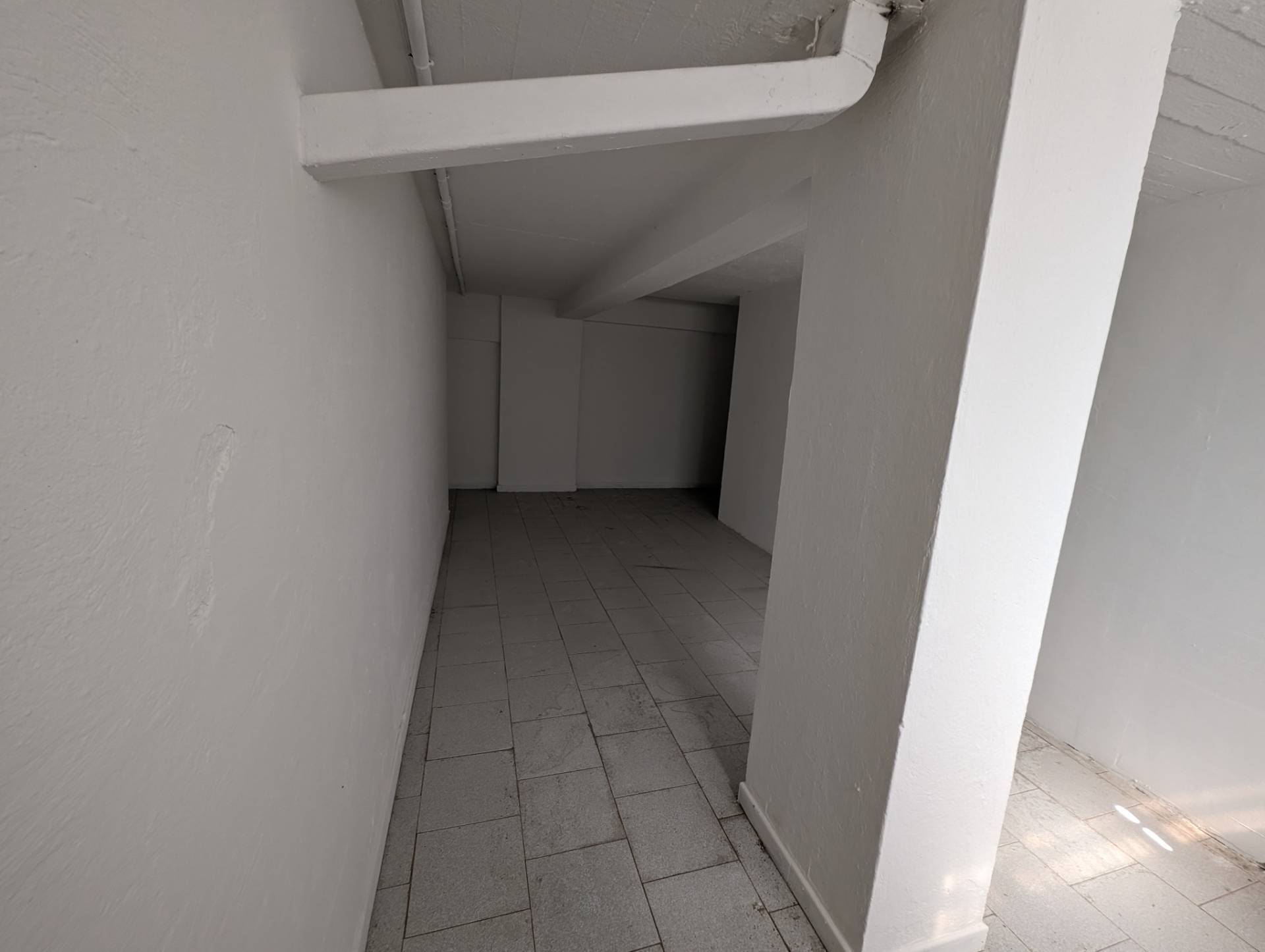 MAGAZZINO in vendita a Colleferro, VIA FONTANA BRACCHI