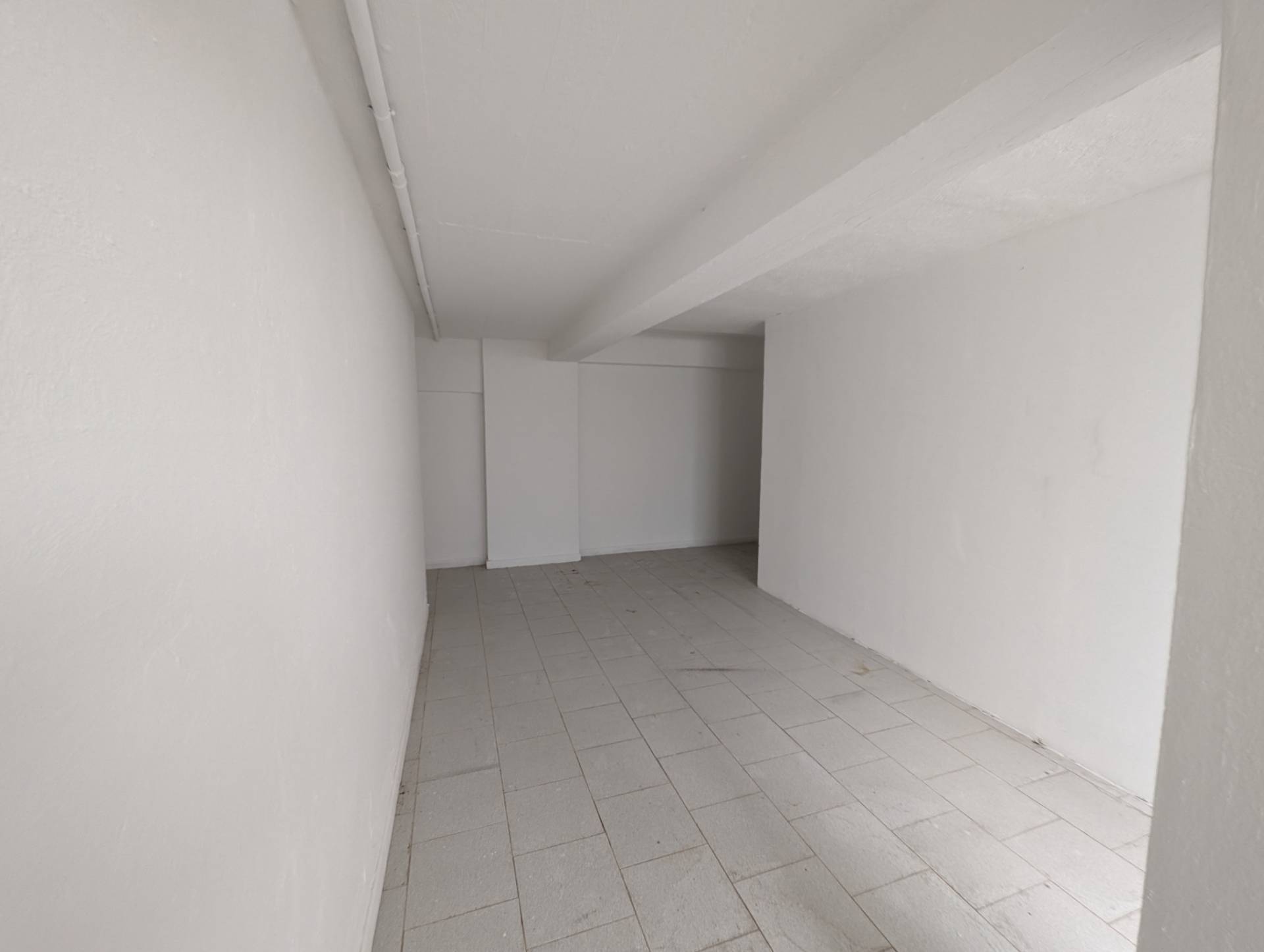 MAGAZZINO in vendita a Colleferro, VIA FONTANA BRACCHI